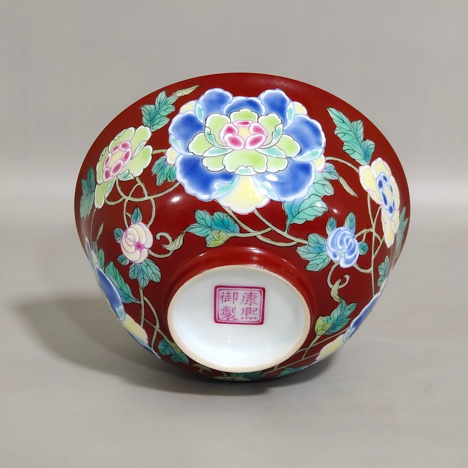 Qing Dynasty Kangxi Coral red flower cup