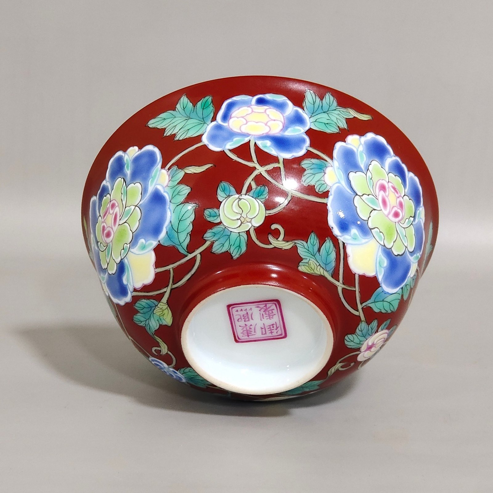 Qing Dynasty Kangxi Coral red flower cup