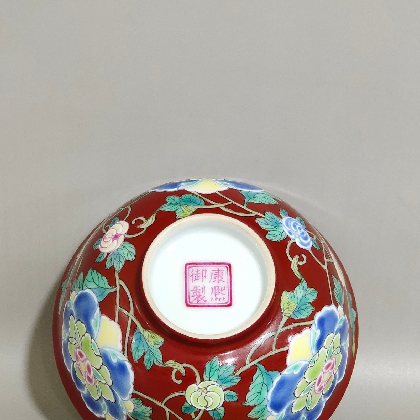 Qing Dynasty Kangxi Coral red flower cup