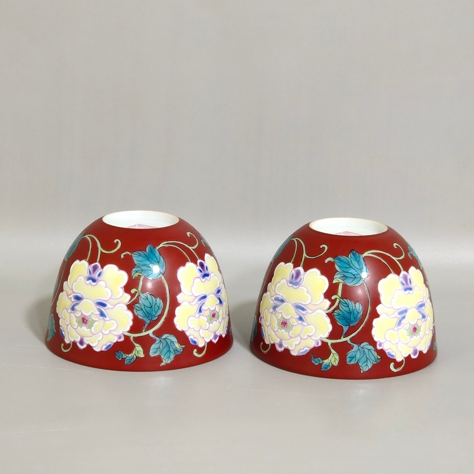 Qing Dynasty Kangxi Coral red flower cup