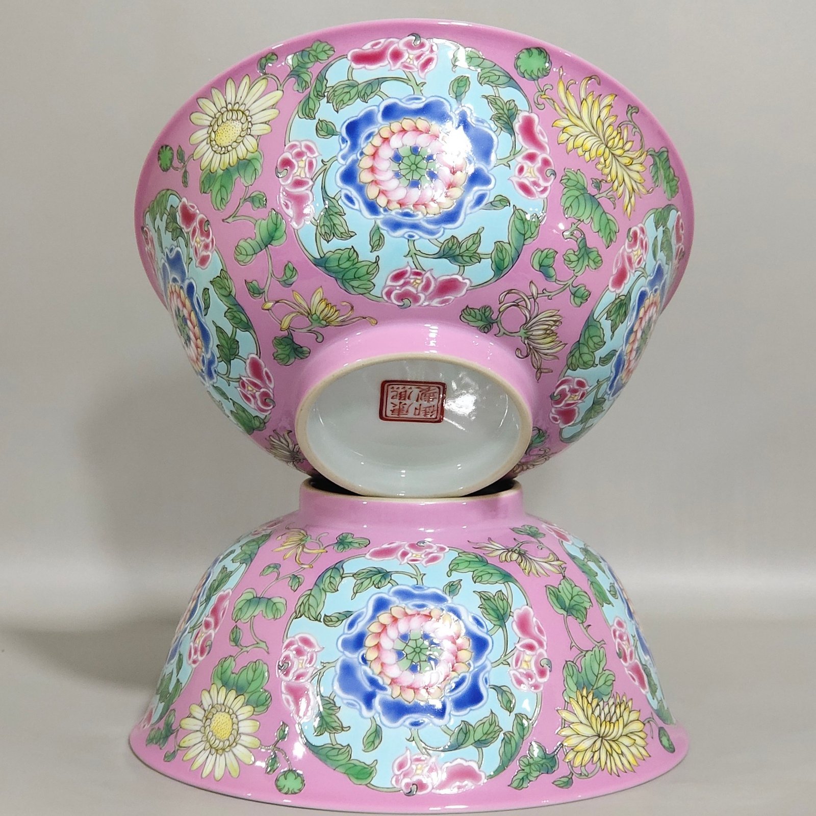 Qing Dynasty Kangxi enamel palace bowl with pink ground and auspicious picture