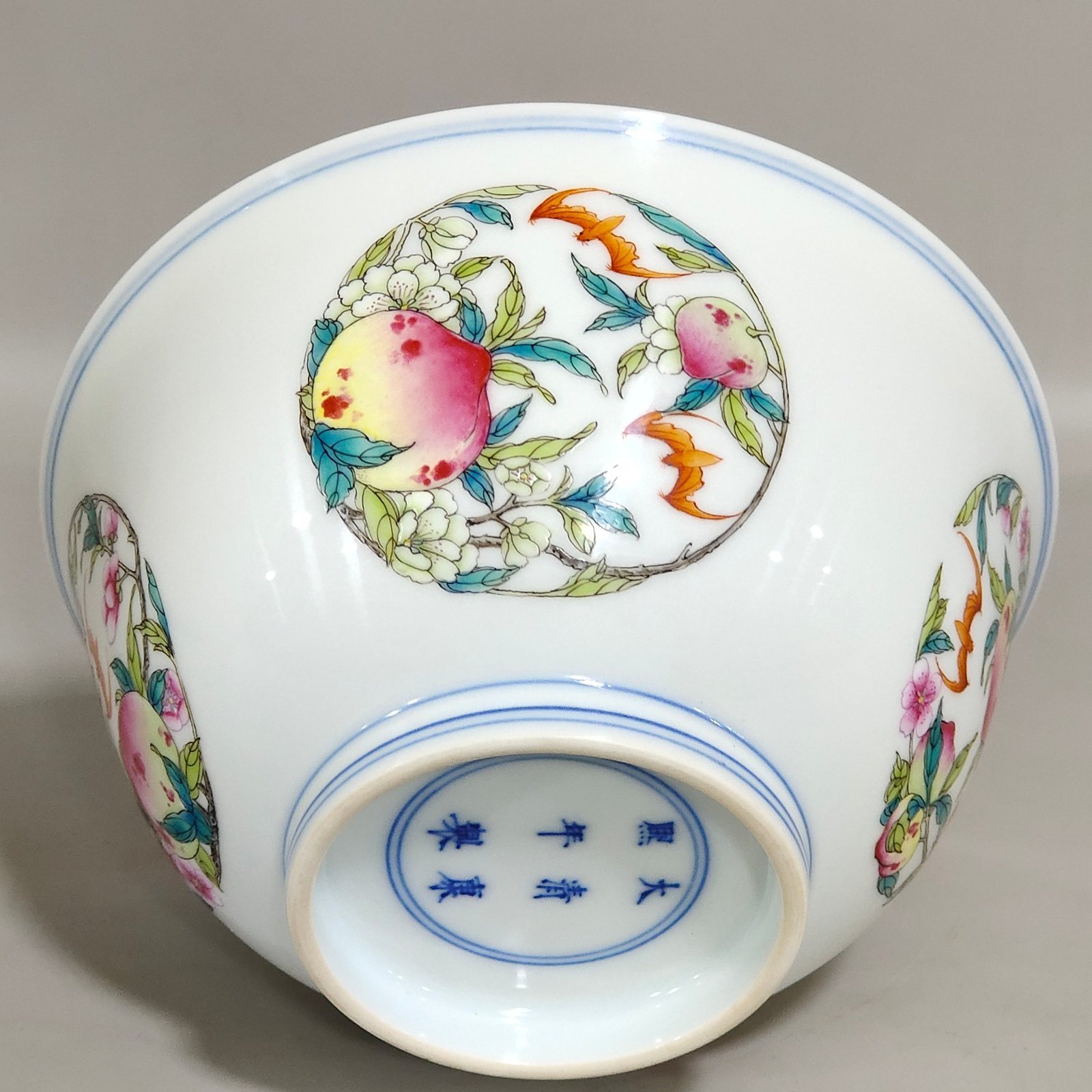 Qing Dynasty Kangxi blessing and longevity bowl with interior painting