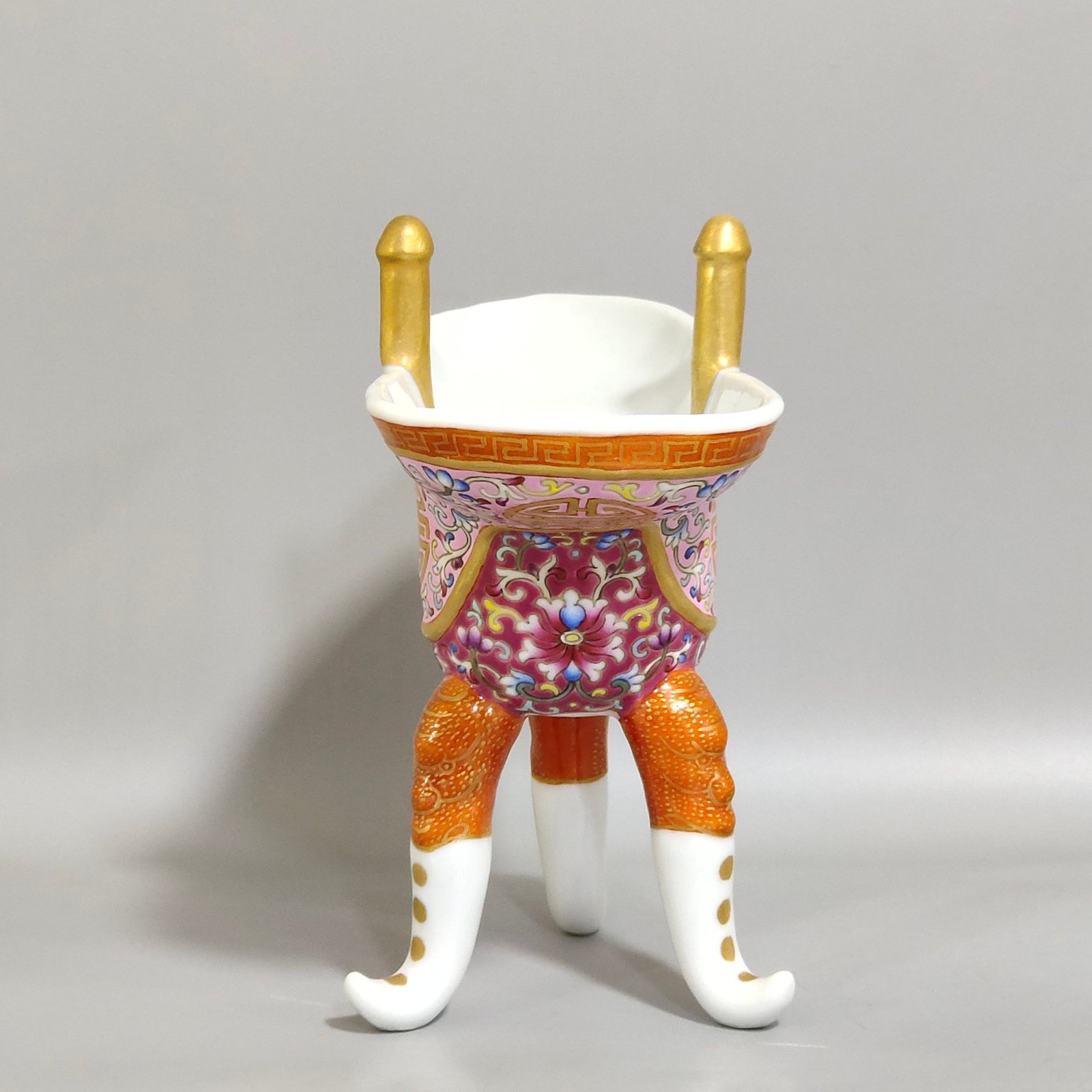 Qing Dynasty Kangxi Fendi Fushou Shuangquan Jue Cup