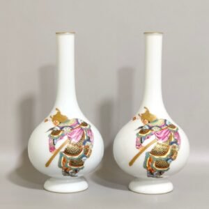 Qing Dynasty Daoguang figures and poems inscribed on the vase