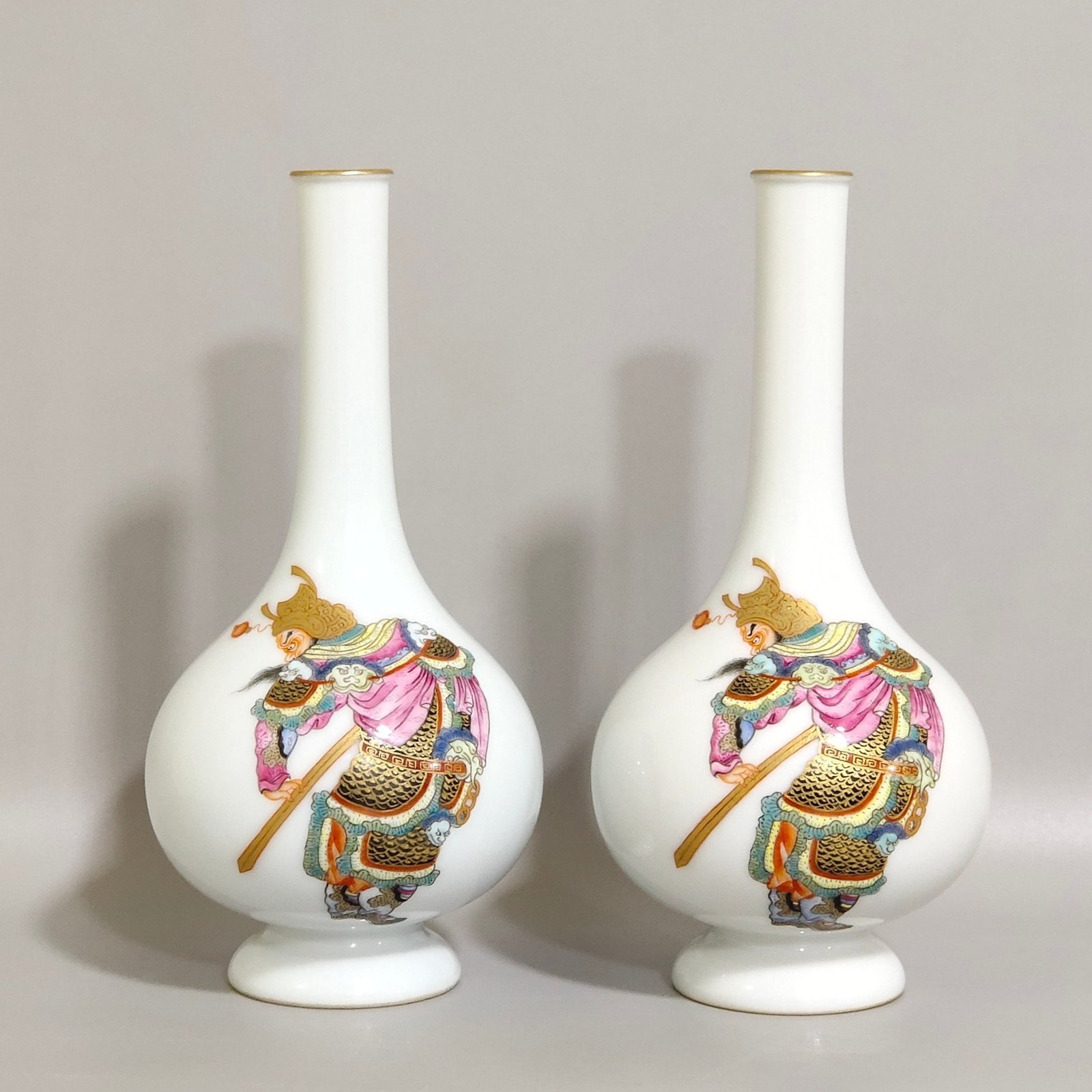 Qing Dynasty Daoguang figures and poems inscribed on the vase