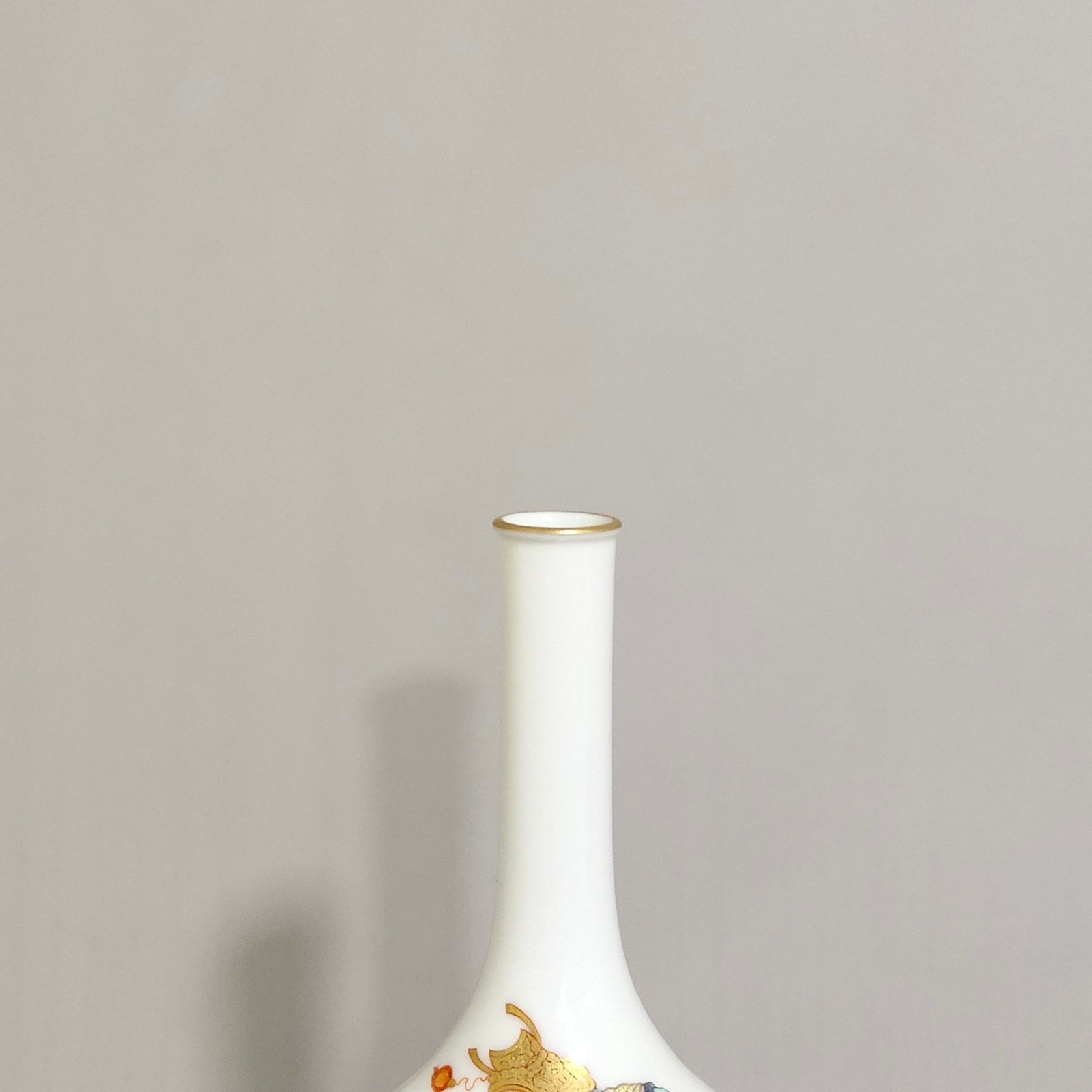 Qing Dynasty Daoguang figures and poems inscribed on the vase