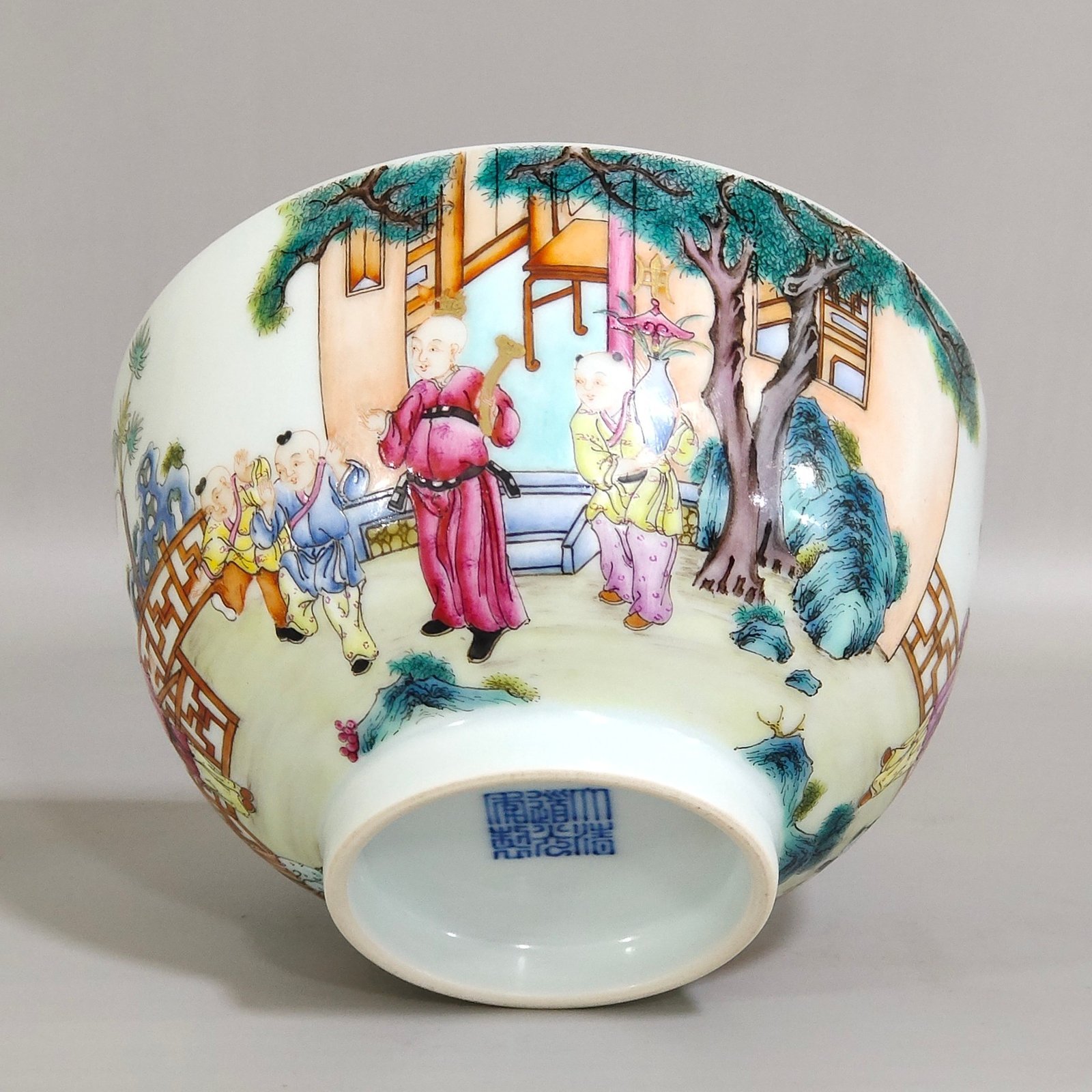 Qing Dynasty Daoguang infant play bowl