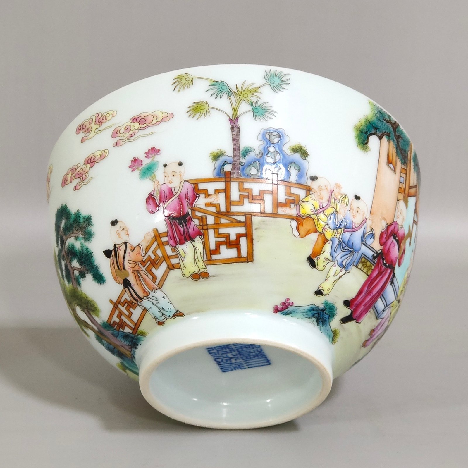 Qing Dynasty Daoguang infant play bowl