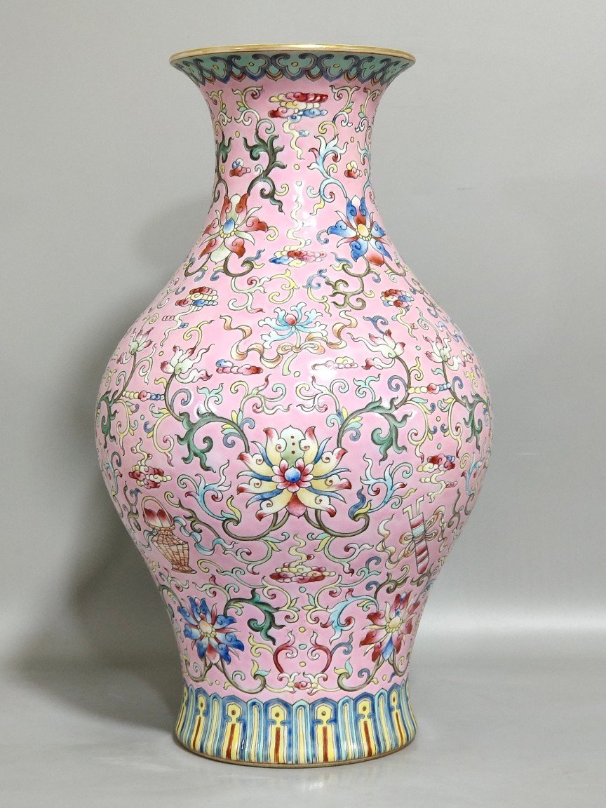 Qing Dynasty Daoguang Fendi Auspicious Eight Treasures Vase