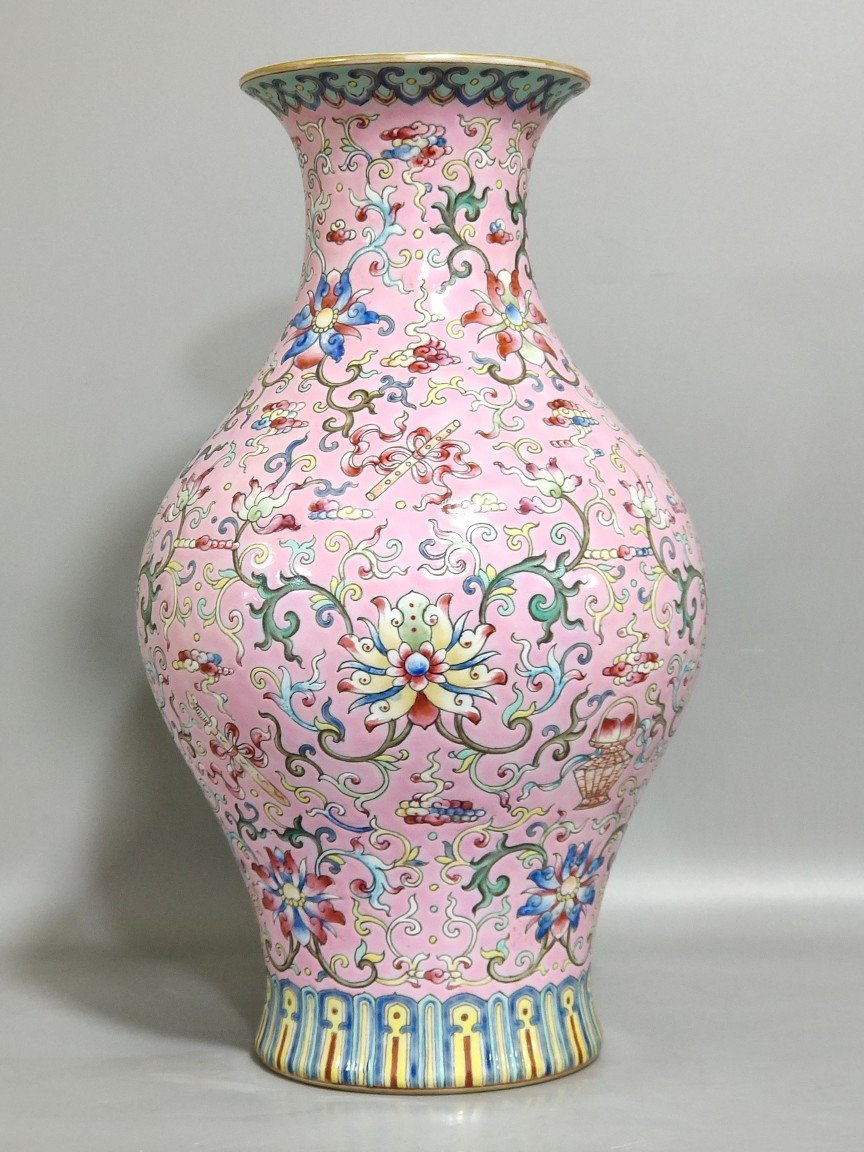 Qing Dynasty Daoguang Fendi Auspicious Eight Treasures Vase