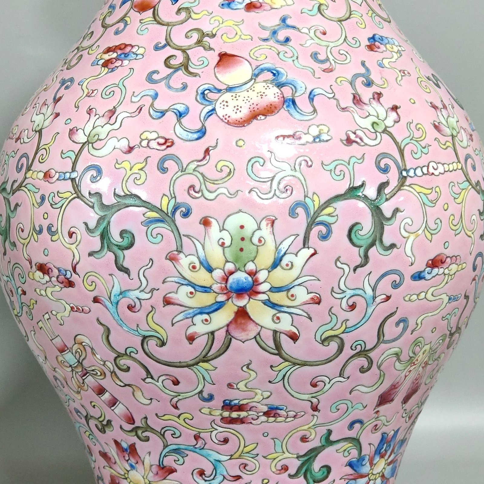 Qing Dynasty Daoguang Fendi Auspicious Eight Treasures Vase