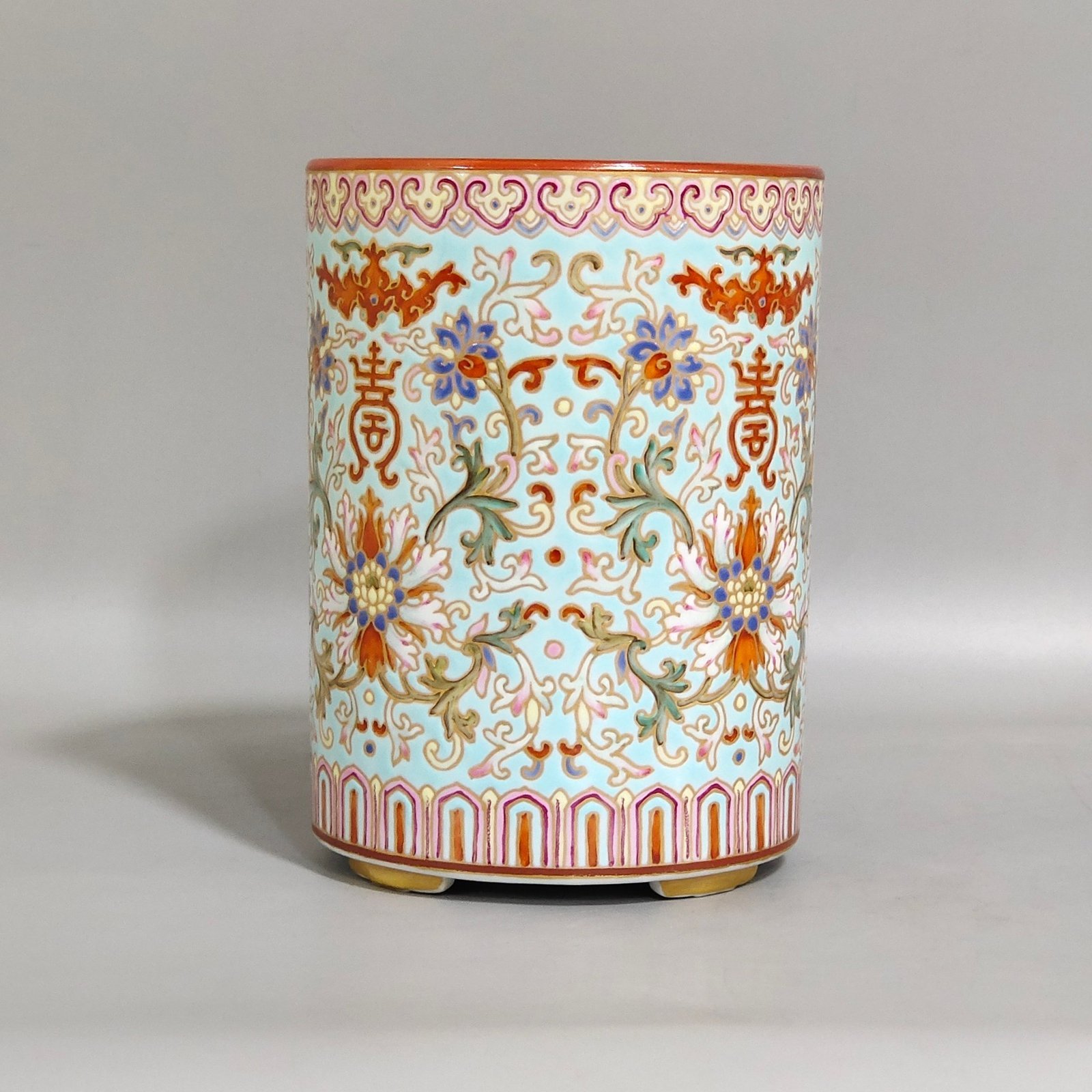 Qing Dynasty Daoguang green land painted gold line blessing and longevity pen holder
