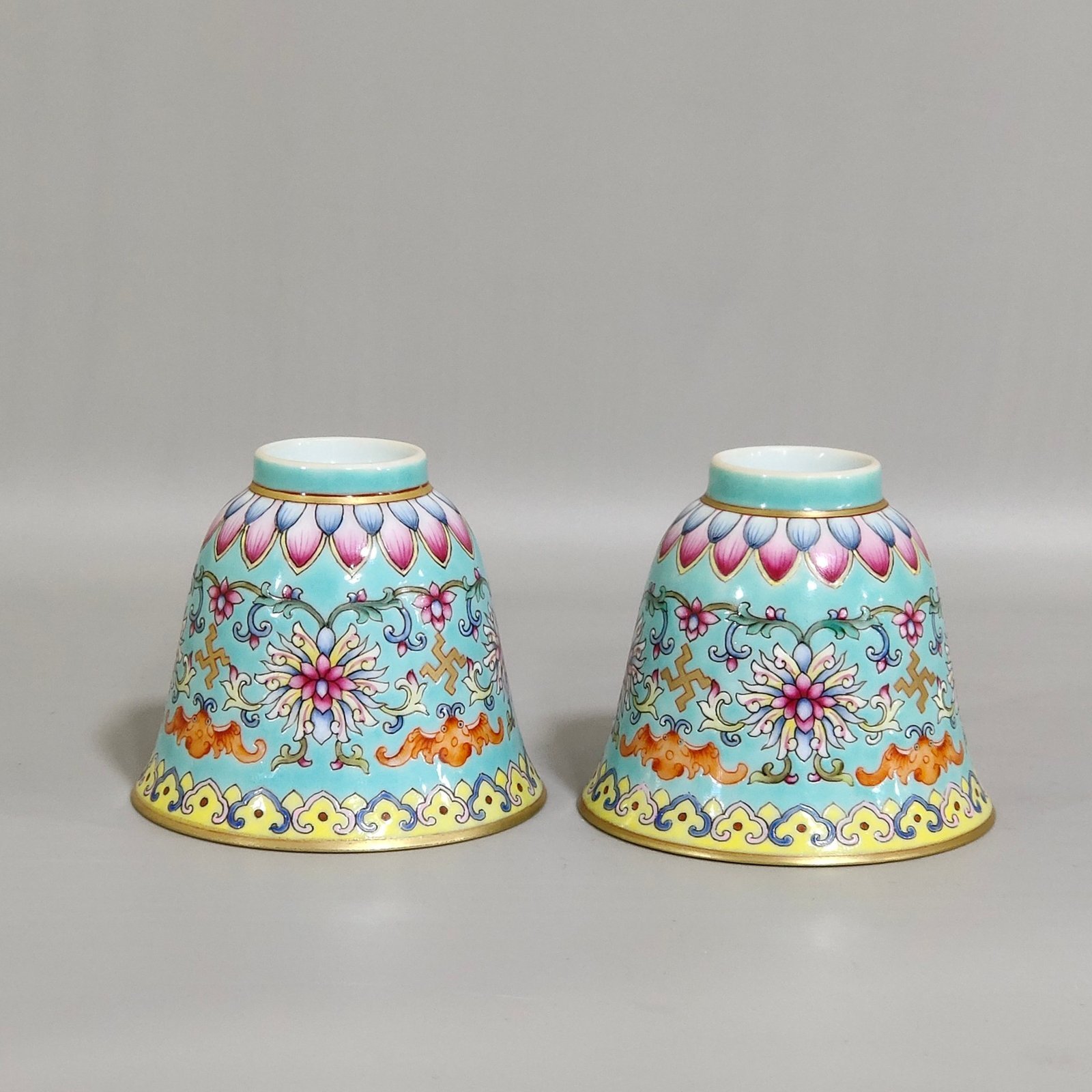 Qing Dynasty Daoguang Greenland Fortune and Longevity Bell Cup