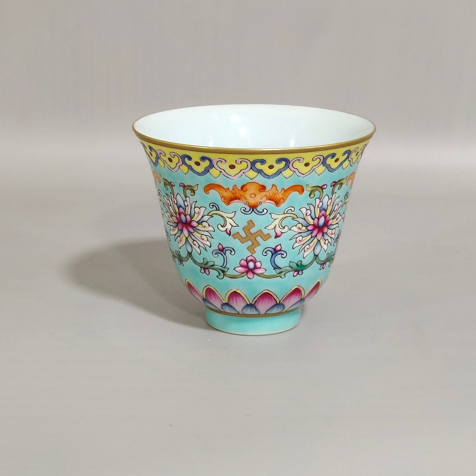 Qing Dynasty Daoguang Greenland Fortune and Longevity Bell Cup