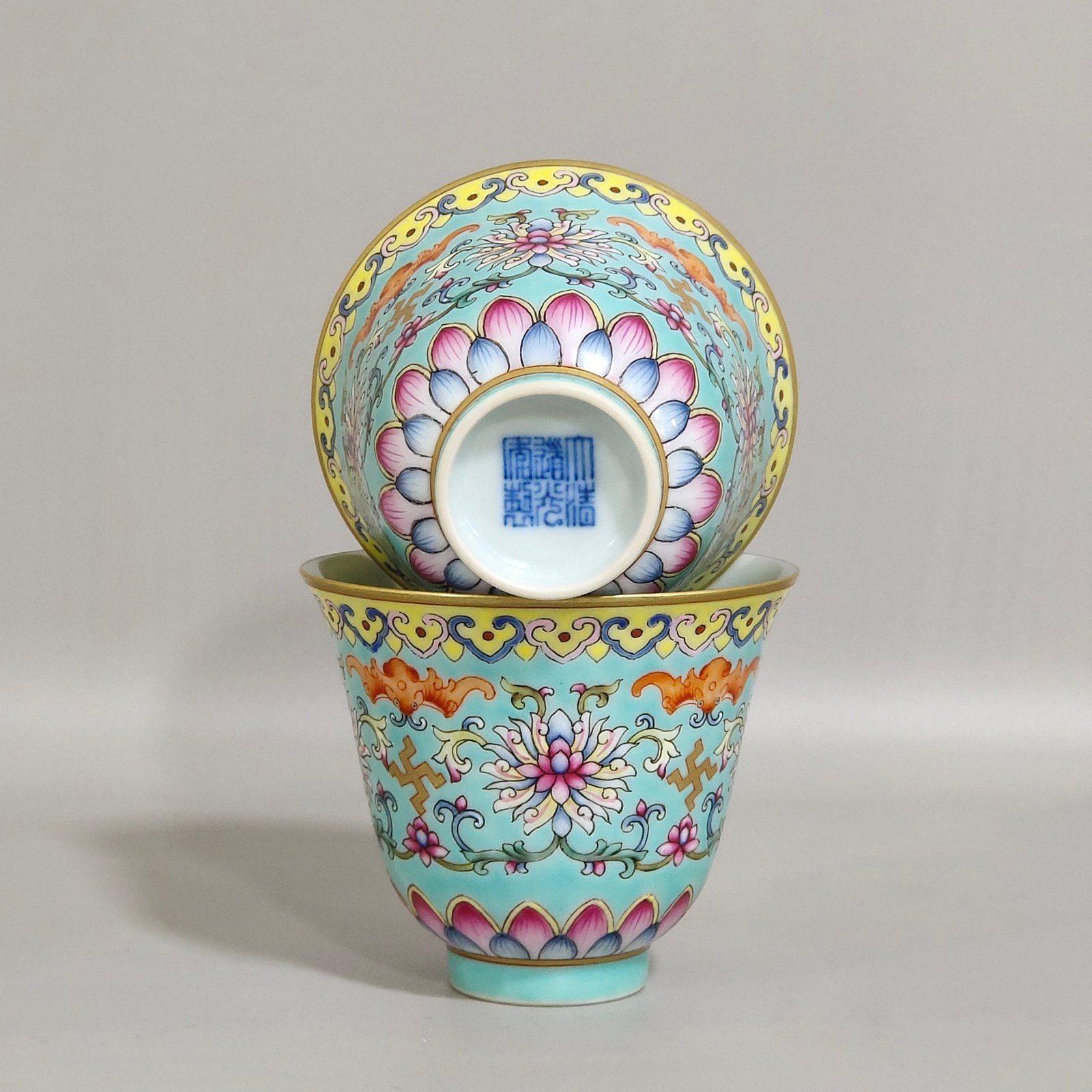 Qing Dynasty Daoguang Greenland Fortune and Longevity Bell Cup