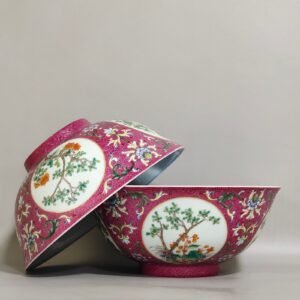 Qing Dynasty Daoguang rouge ground rolling window with flowers inside blue and white bowl