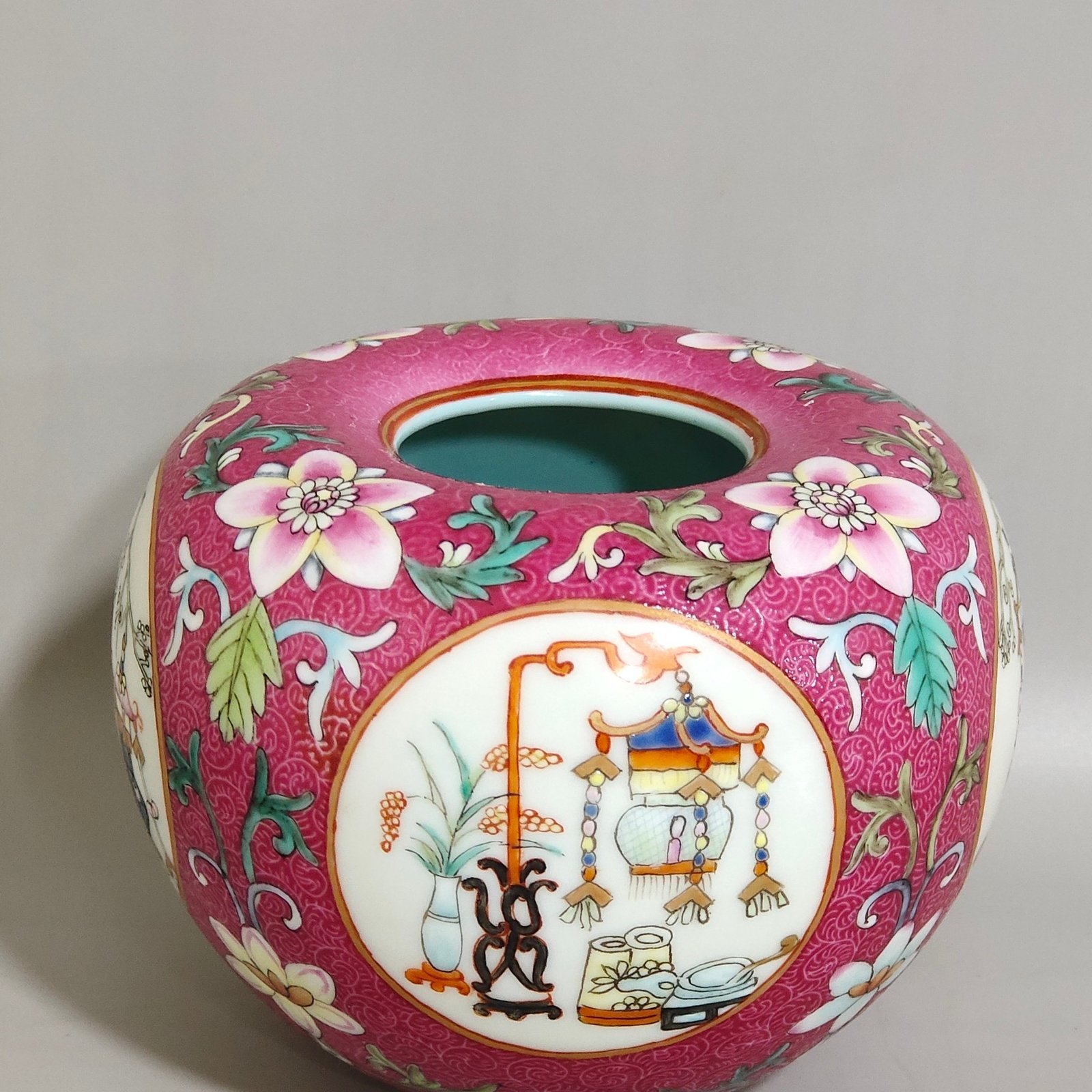 Qing Dynasty Daoguang rouge red grilled flower window water bowl
