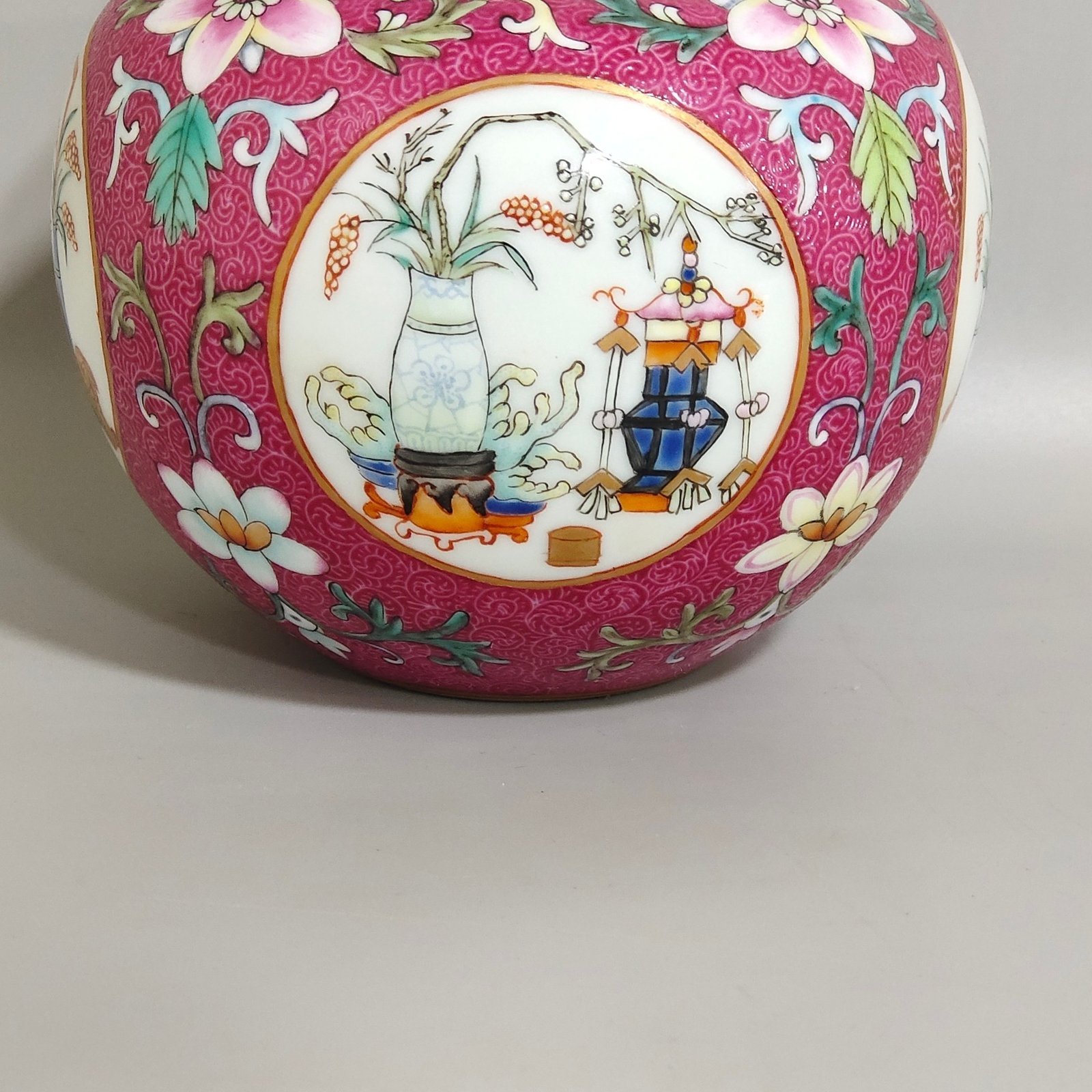 Qing Dynasty Daoguang rouge red grilled flower window water bowl