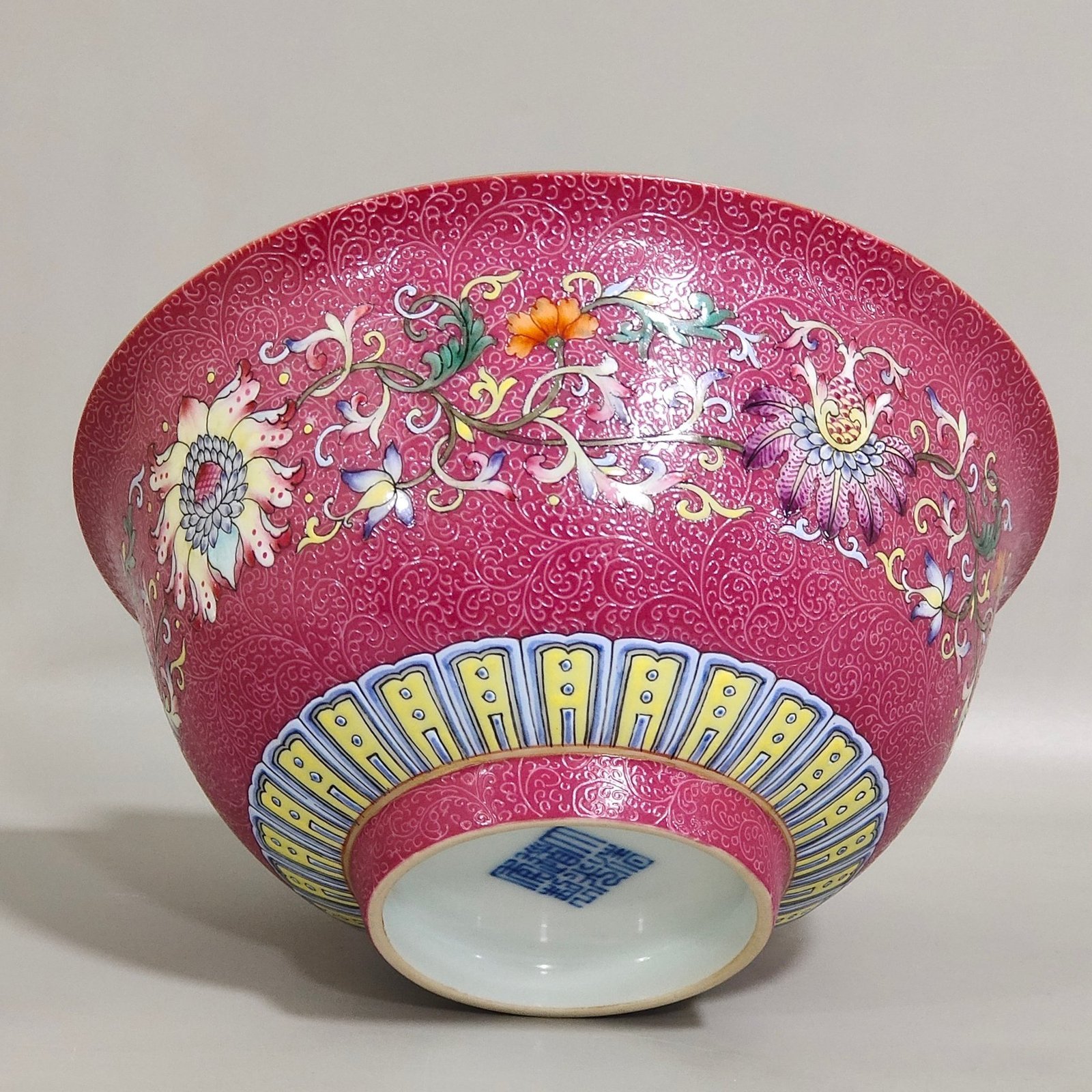 Qing Dynasty Daoguang rouge red floral bowl