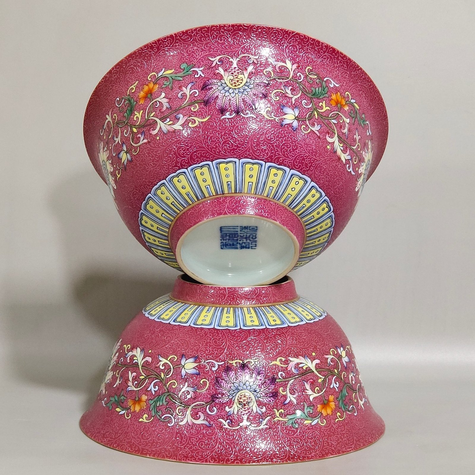 Qing Dynasty Daoguang rouge red floral bowl