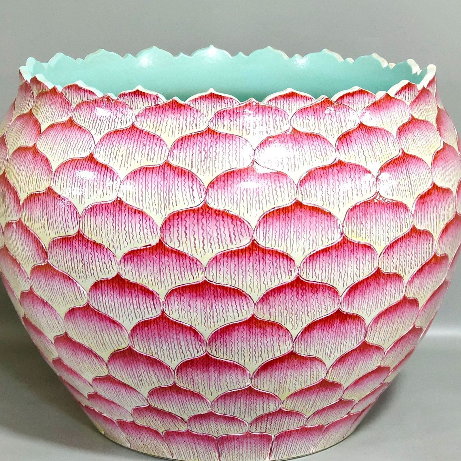 Qing Dynasty Daoguang lotus petal vat
