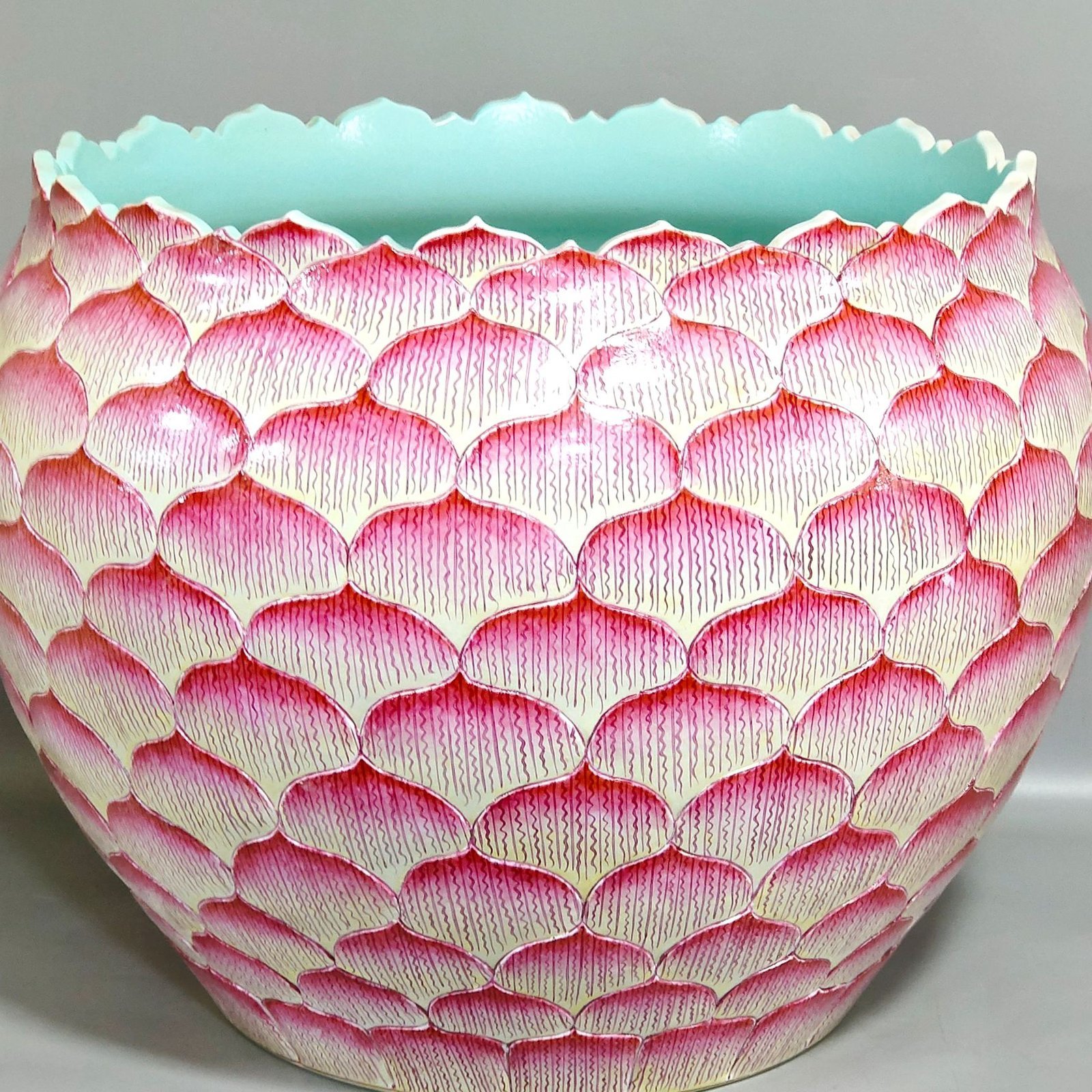 Qing Dynasty Daoguang lotus petal vat