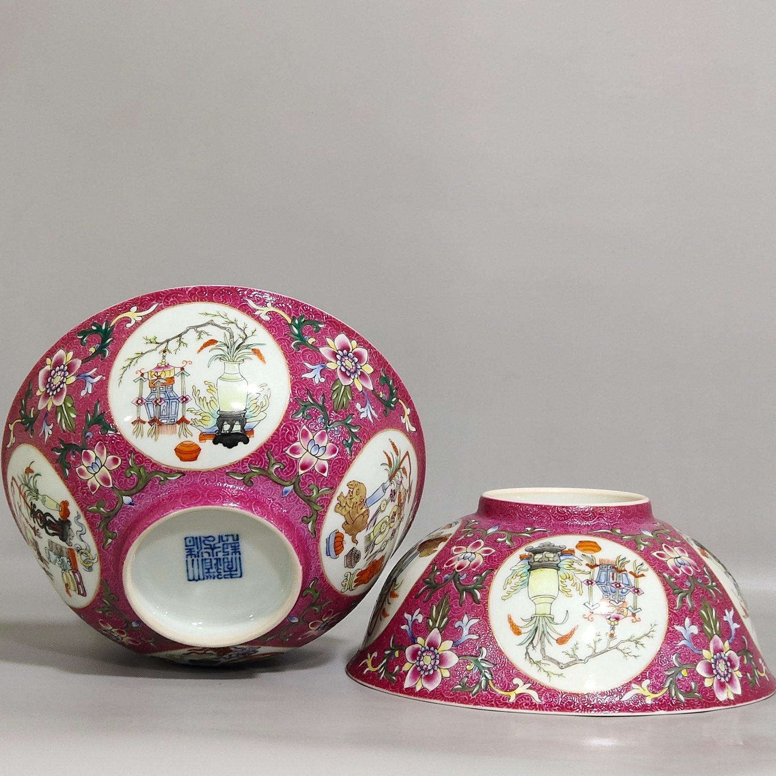 Qing Dynasty Daoguang Rolling Road window with grain harvest and painted blue and white bowl