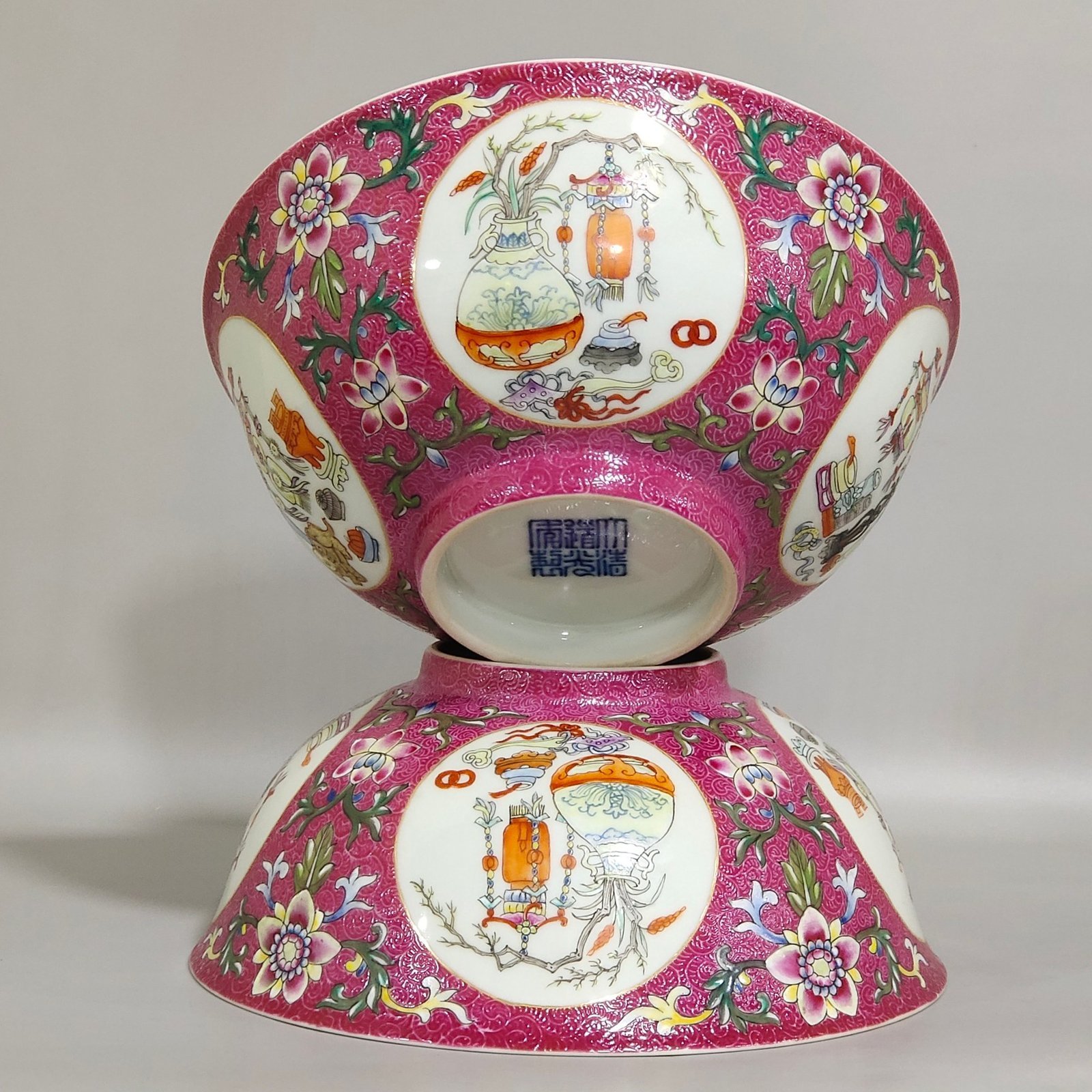 Qing Dynasty Daoguang Rolling Road window with grain harvest and painted blue and white bowl