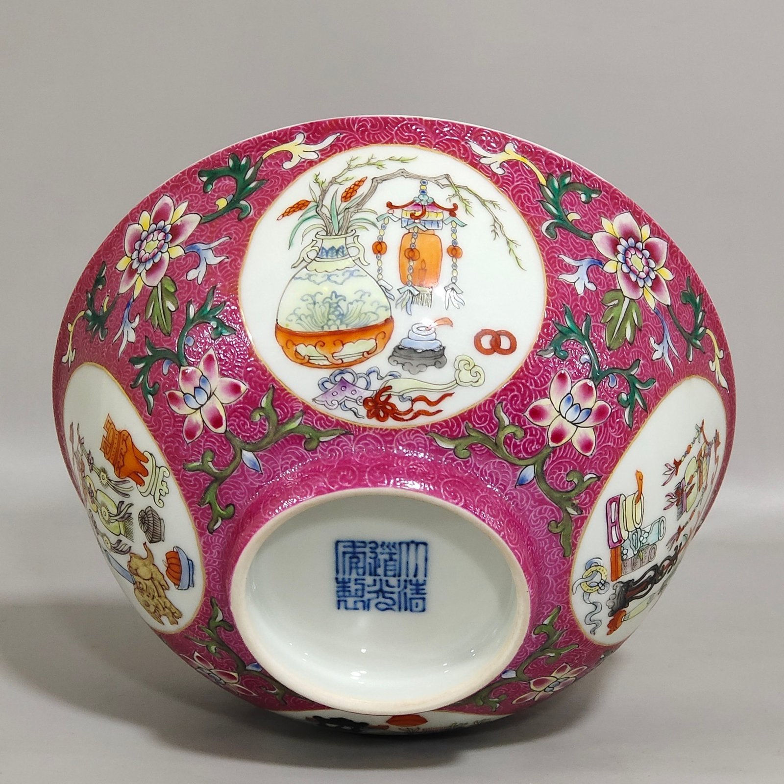 Qing Dynasty Daoguang Rolling Road window with grain harvest and painted blue and white bowl