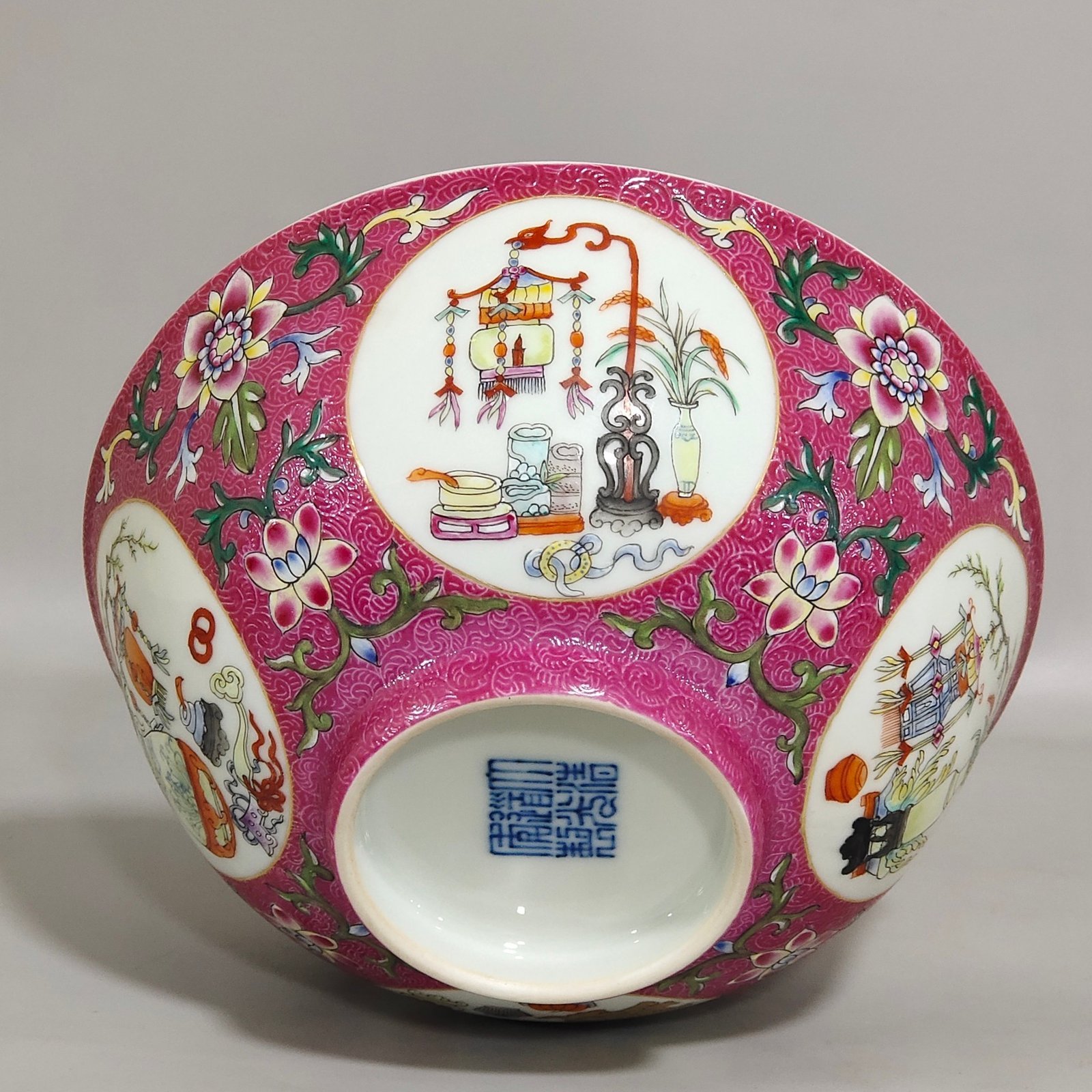Qing Dynasty Daoguang Rolling Road window with grain harvest and painted blue and white bowl