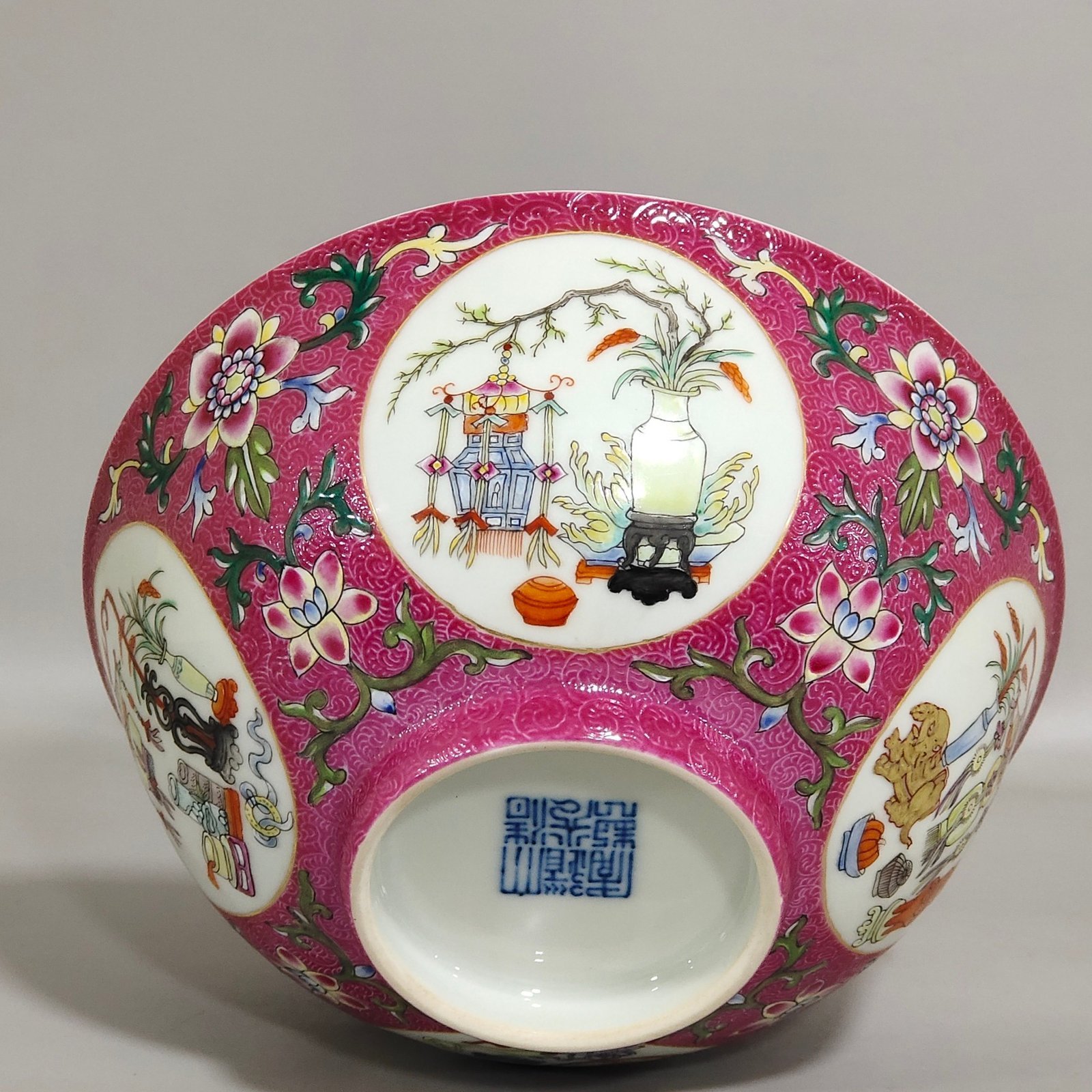 Qing Dynasty Daoguang Rolling Road window with grain harvest and painted blue and white bowl