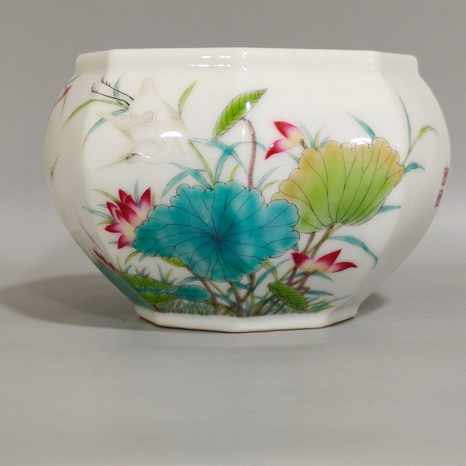 Qing Dynasty Yongzheng Bafang small vat