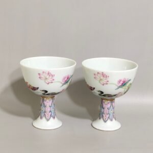 Qing Dynasty Yongzheng Mandarin ducks playing in the water and lotus goblet