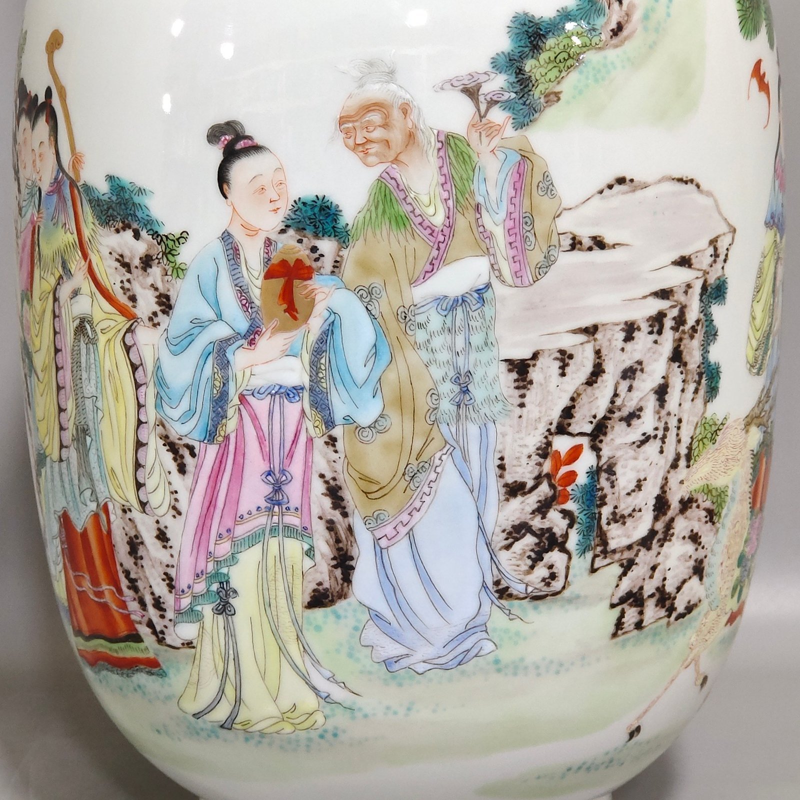 Qing Dynasty Yongzheng Seven Fairies Birthday Vase