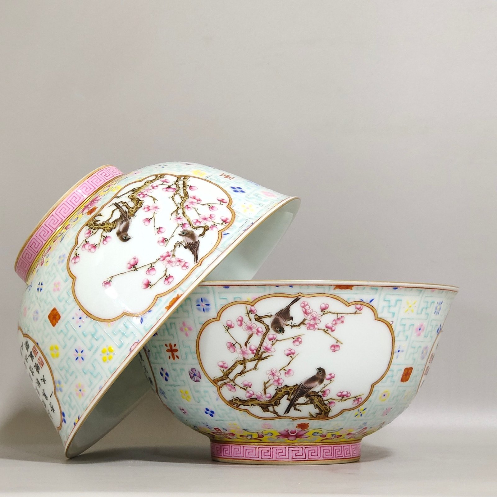 Qing Dynasty Yongzheng character pattern window-opening flower-and-bird poetry bowl
