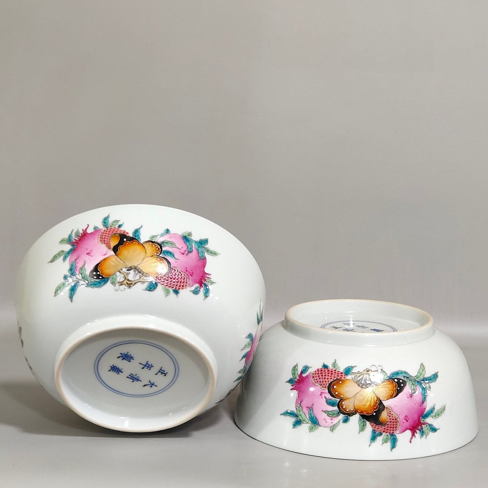 Qing Dynasty Yongzheng Sanduo butterfly bowl