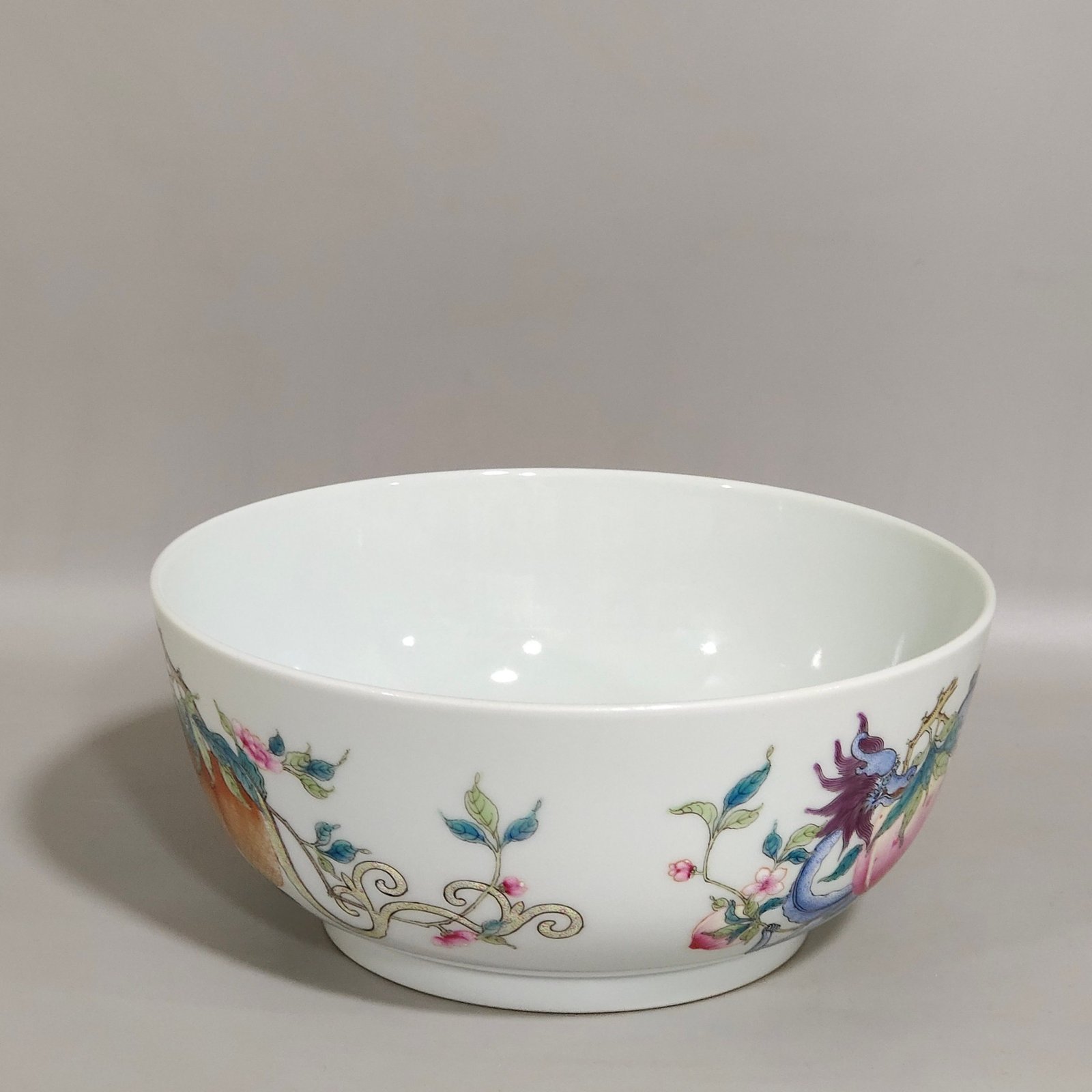 Qing Dynasty Yongzheng Sanduo Red Dragon Bowl