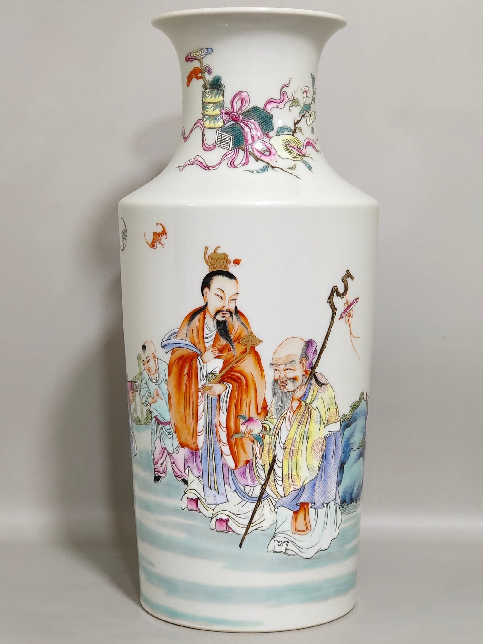 Qing Dynasty Yongzheng Sanxingzi stick vase