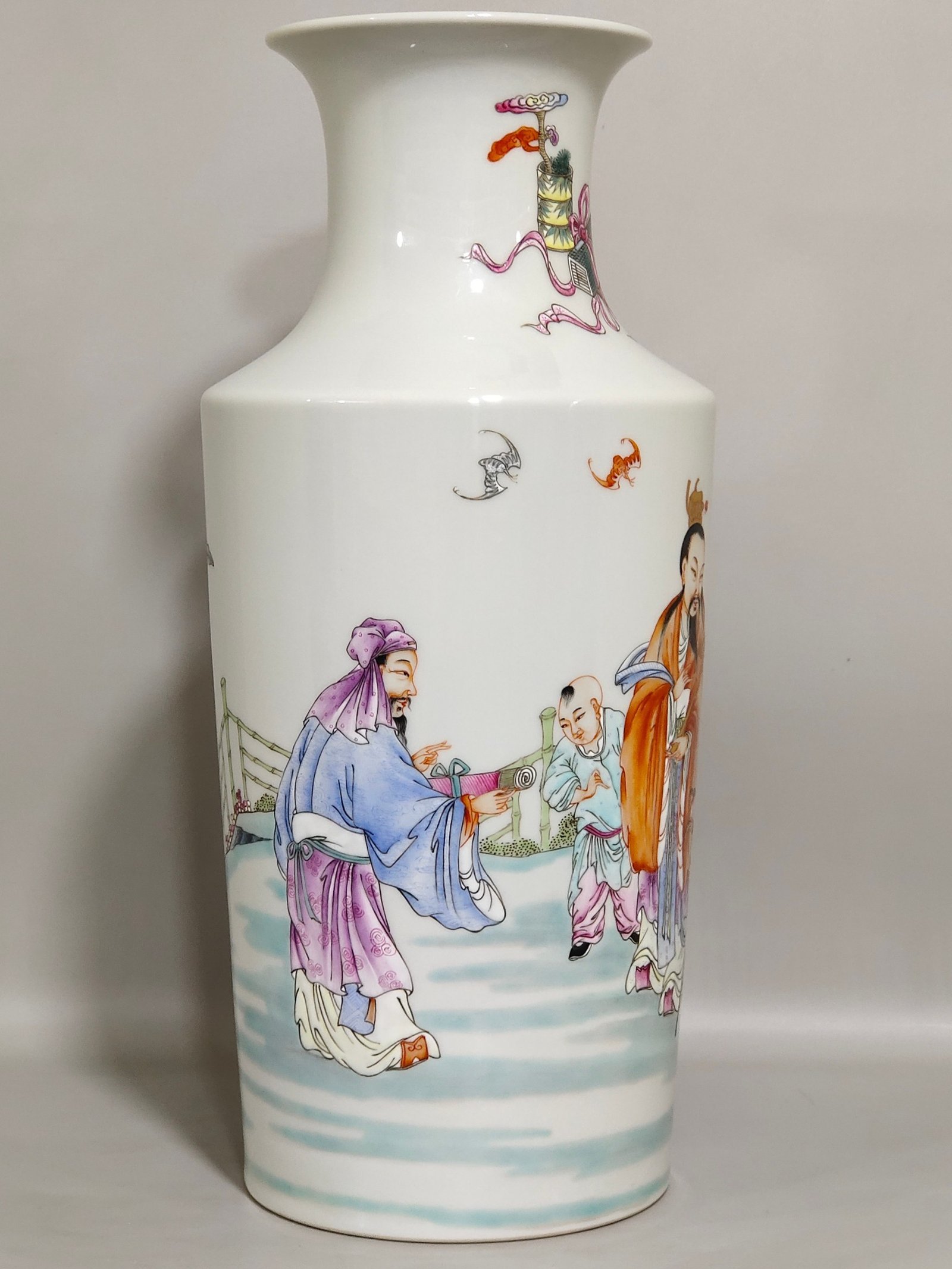 Qing Dynasty Yongzheng Sanxingzi stick vase