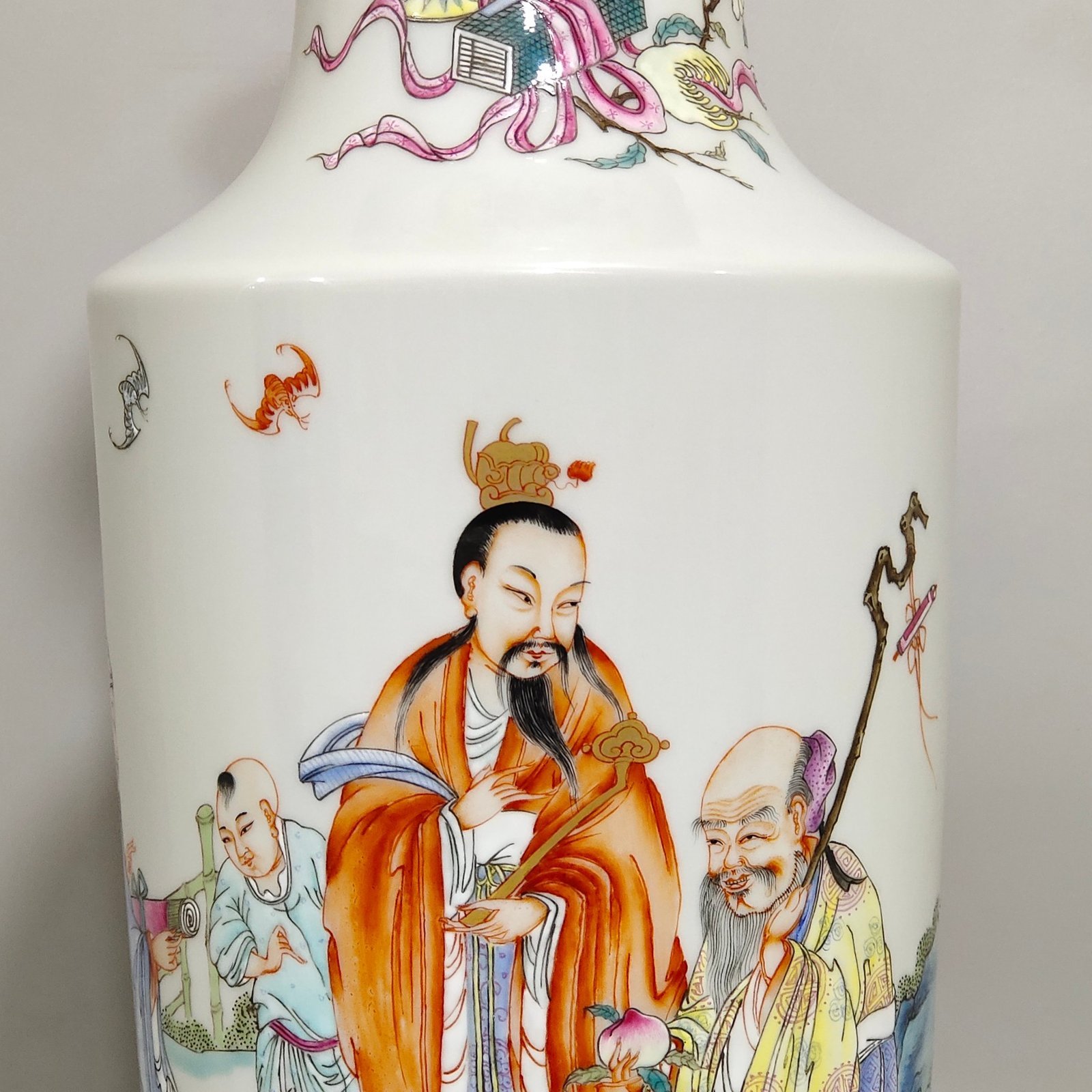 Qing Dynasty Yongzheng Sanxingzi stick vase