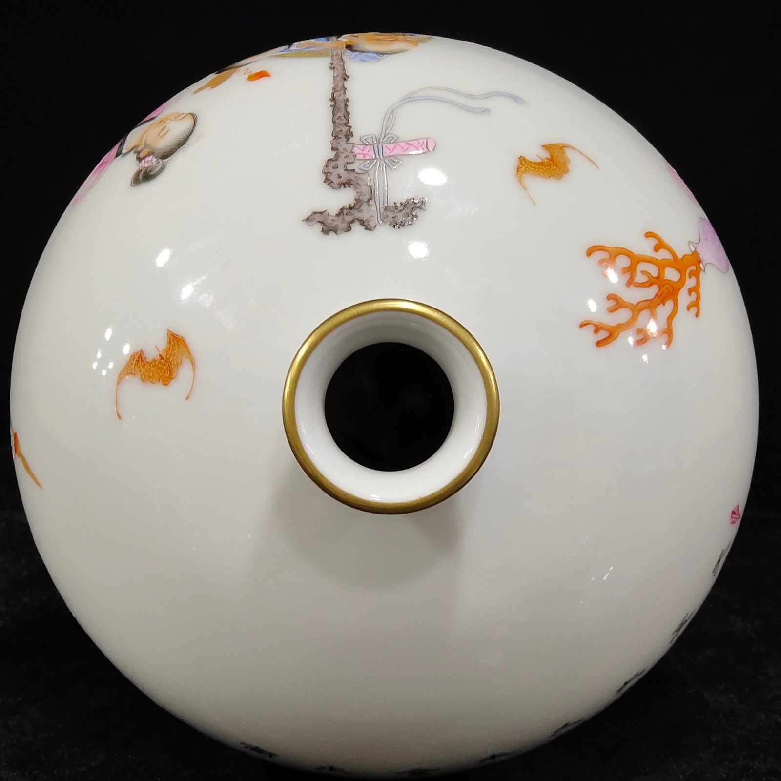 Qing Dynasty Yongzheng three-star gift inscribed plum vase