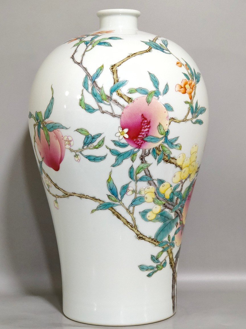 Qing Dynasty Yongzheng poem Three Fruits plum vase