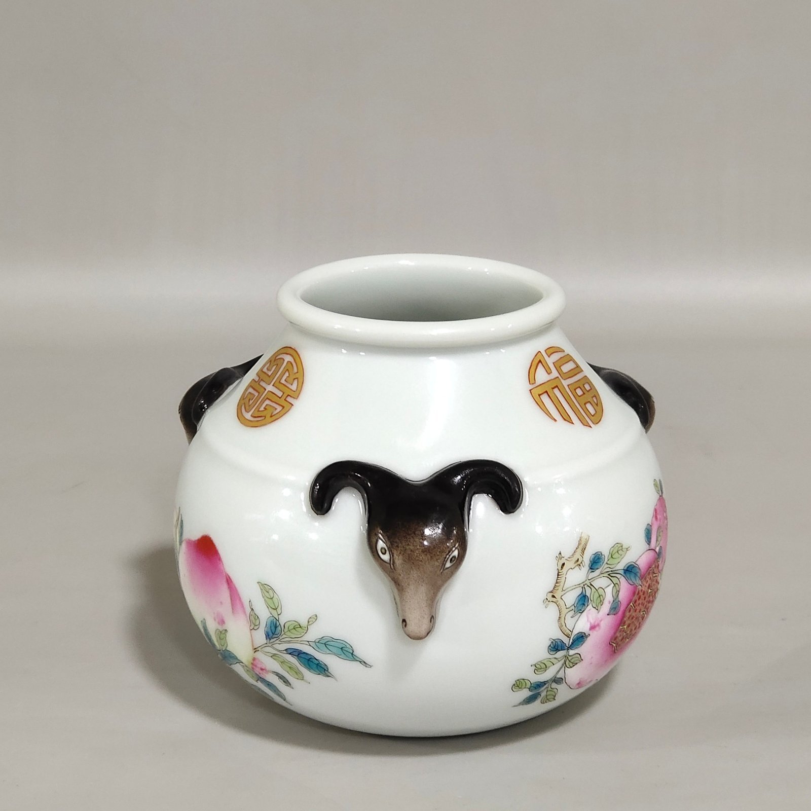 Qing Dynasty Yongzheng Sanyang Kaitai Sanduo water bowl