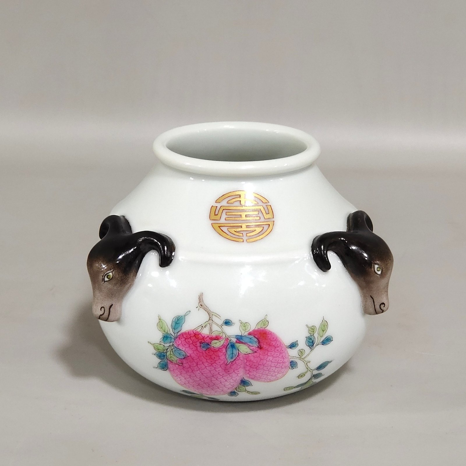 Qing Dynasty Yongzheng Sanyang Kaitai Sanduo water bowl