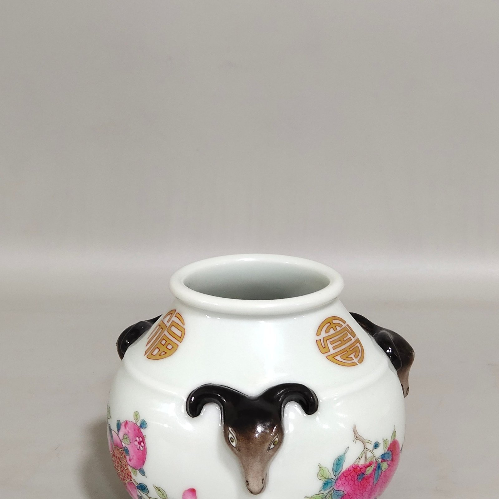 Qing Dynasty Yongzheng Sanyang Kaitai Sanduo water bowl