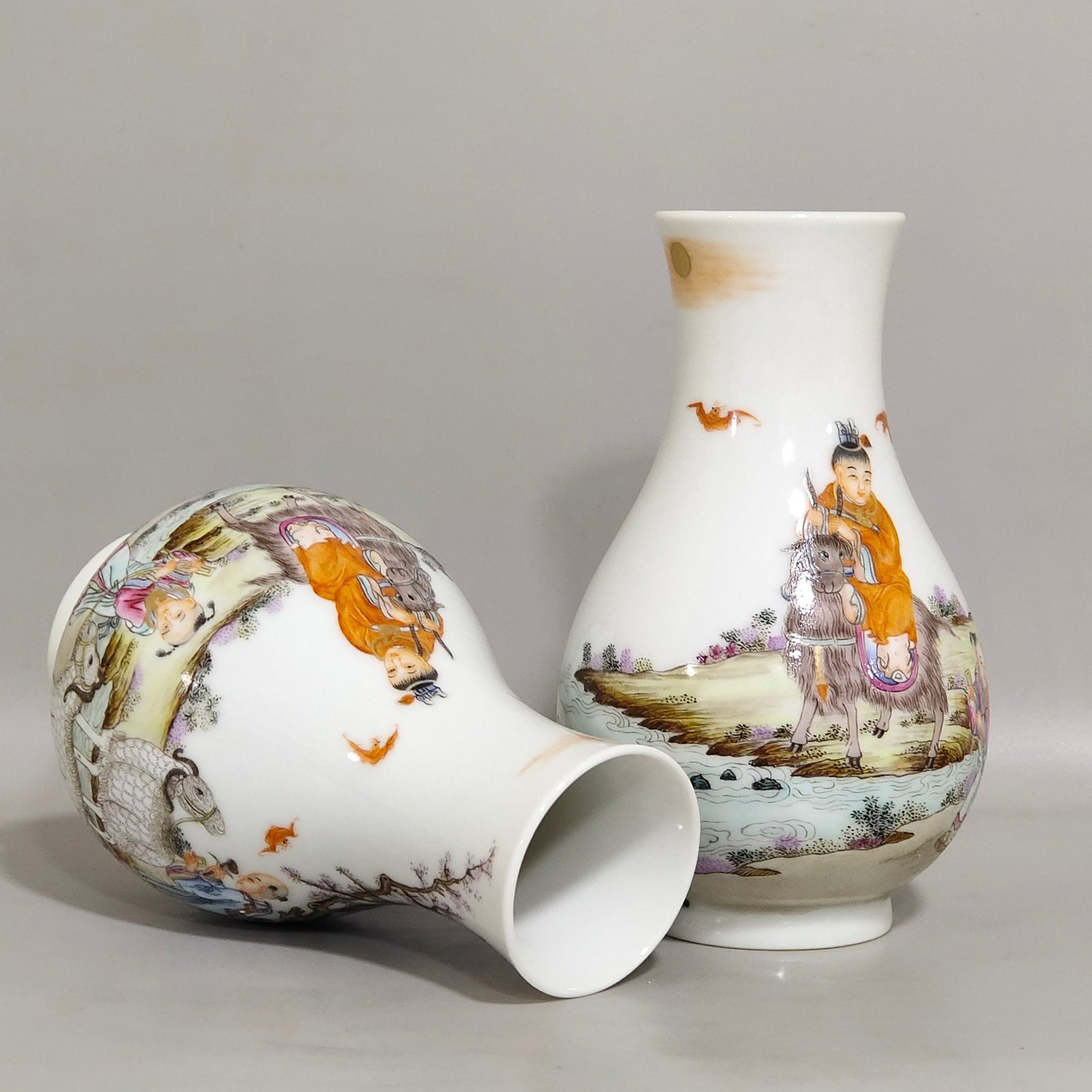 Qing Dynasty Yongzheng Sanyang Kaitai vial
