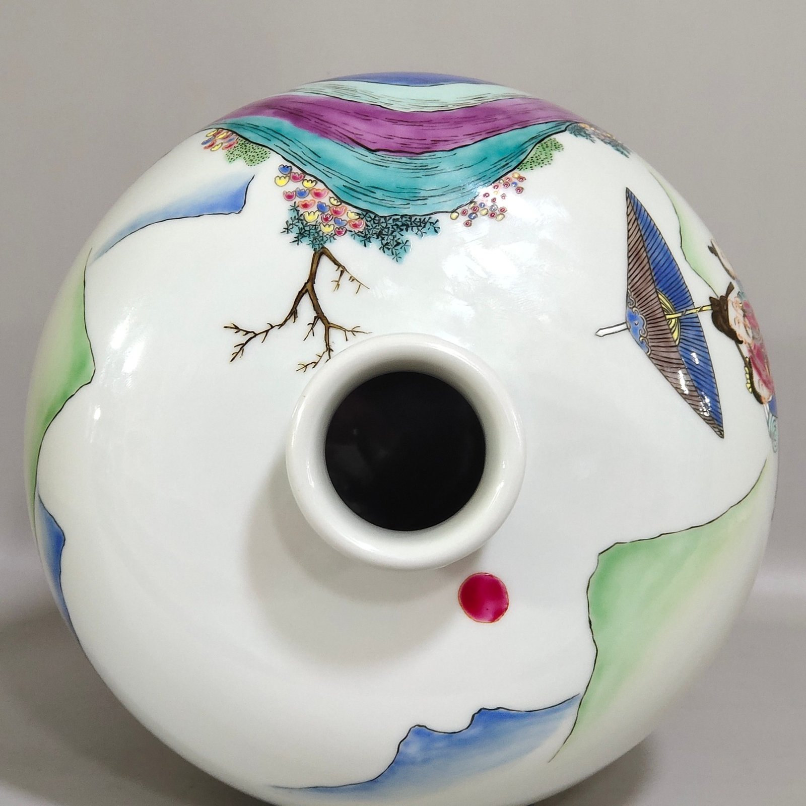 Qing Dynasty Yongzheng Three Heroes Fighting Lu Bu plum vase