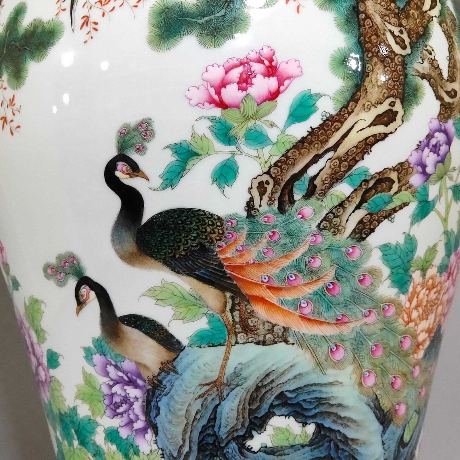 Qing Dynasty Yongzheng Five Lun Tu poems on the plum vase