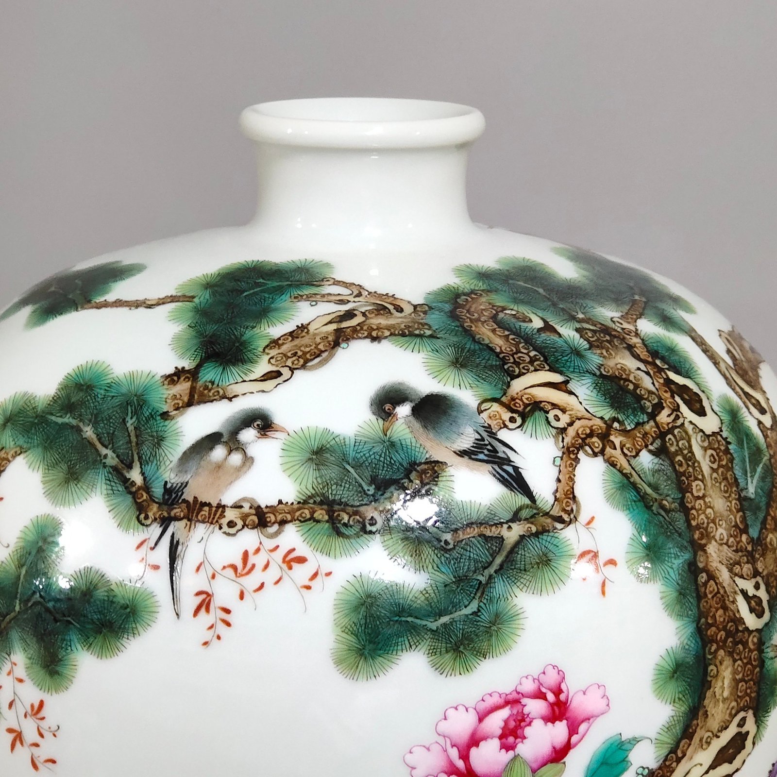 Qing Dynasty Yongzheng Five Lun Tu poems on the plum vase