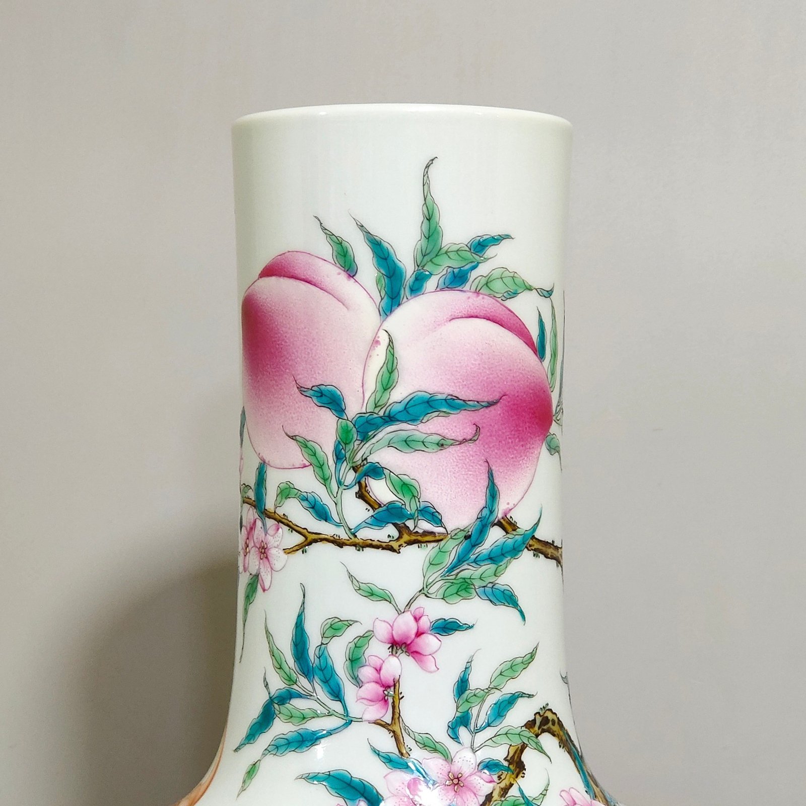 Qing Dynasty Yongzheng Five Blessings and Eight Peach Celestial Ball Vase